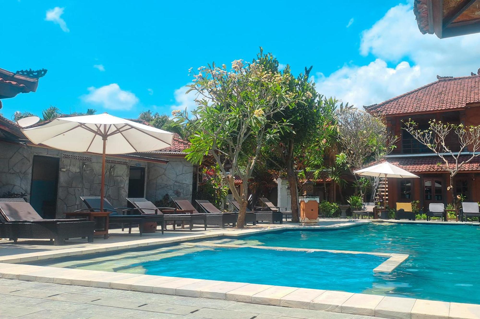 Lovina Beach Hotel ภายนอก รูปภาพ