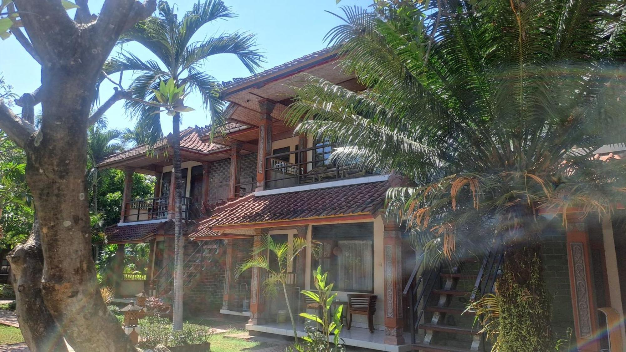 Lovina Beach Hotel ภายนอก รูปภาพ
