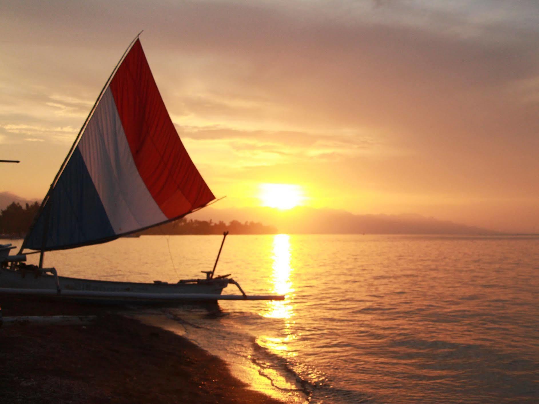Lovina Beach Hotel ภายนอก รูปภาพ
